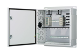 Wstępnie skonfigurowany Network Zone System IP66, 24"x 24", obudowa ze stali miękkiej, dla dwóch przełączników przemysłowych, zawiera (8) patchcordów i gniazd kat.6 UTP, (2) kable krosowe MM LC-1m z adapterami LC (6), płyta montażowa i panel do zarządzani