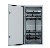 Wstępnie skonfigurowana obudowa szafy przemysłowej 26U ze stali miękkiej, miejsce dla dwóch przełączników dystrybucyjnych 1U oraz dwóch przełączników dostępowych 1U, max (5) przełączników 1U i (1) zasilacz UPS 2U, 96 kabli miedzianych (z możliwością rozbu